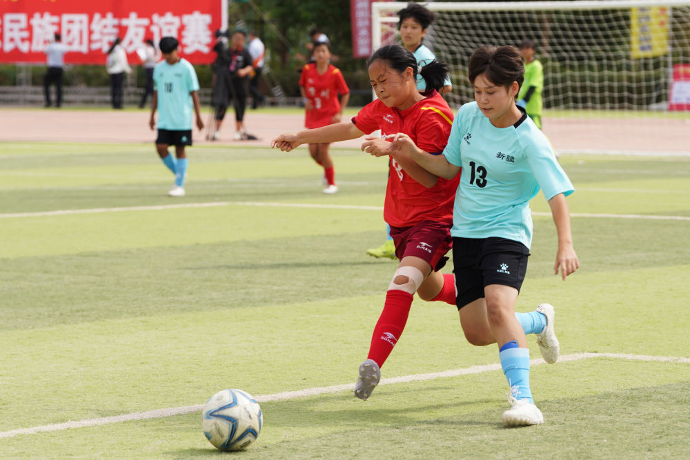 全国青少年女子足球民族团结友谊赛在新疆喀什
