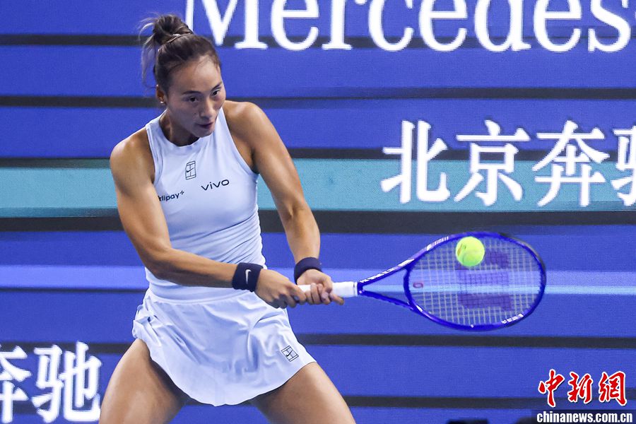 郑钦文中网女单第三轮决胜盘因伤退赛