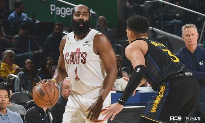 现役球员中亚历山大以4次场均30分领跑