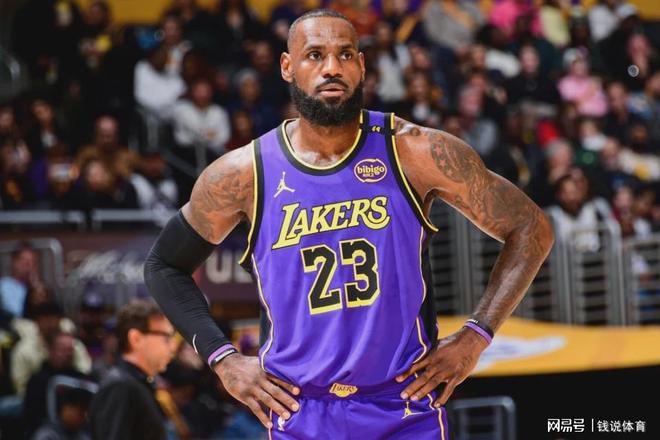 现役球员中亚历山大以4次场均30分领跑