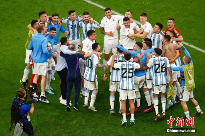 阿根廷点球大战力克荷兰晋级四强 范加尔结束三